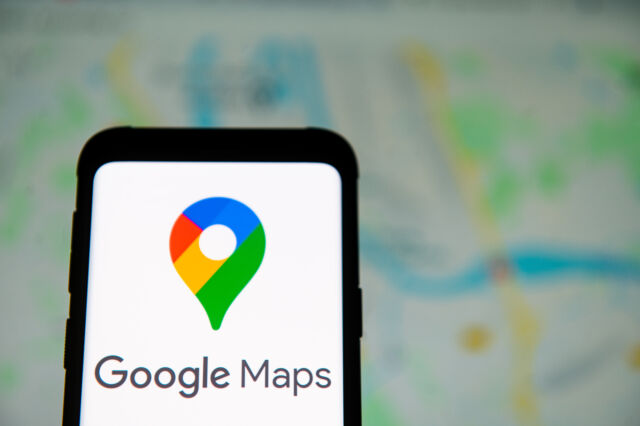 Google Maps will soon display traffic lights, stop signs, and