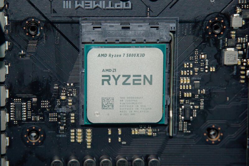 Ryzen 7 5800X3D d'AMD.