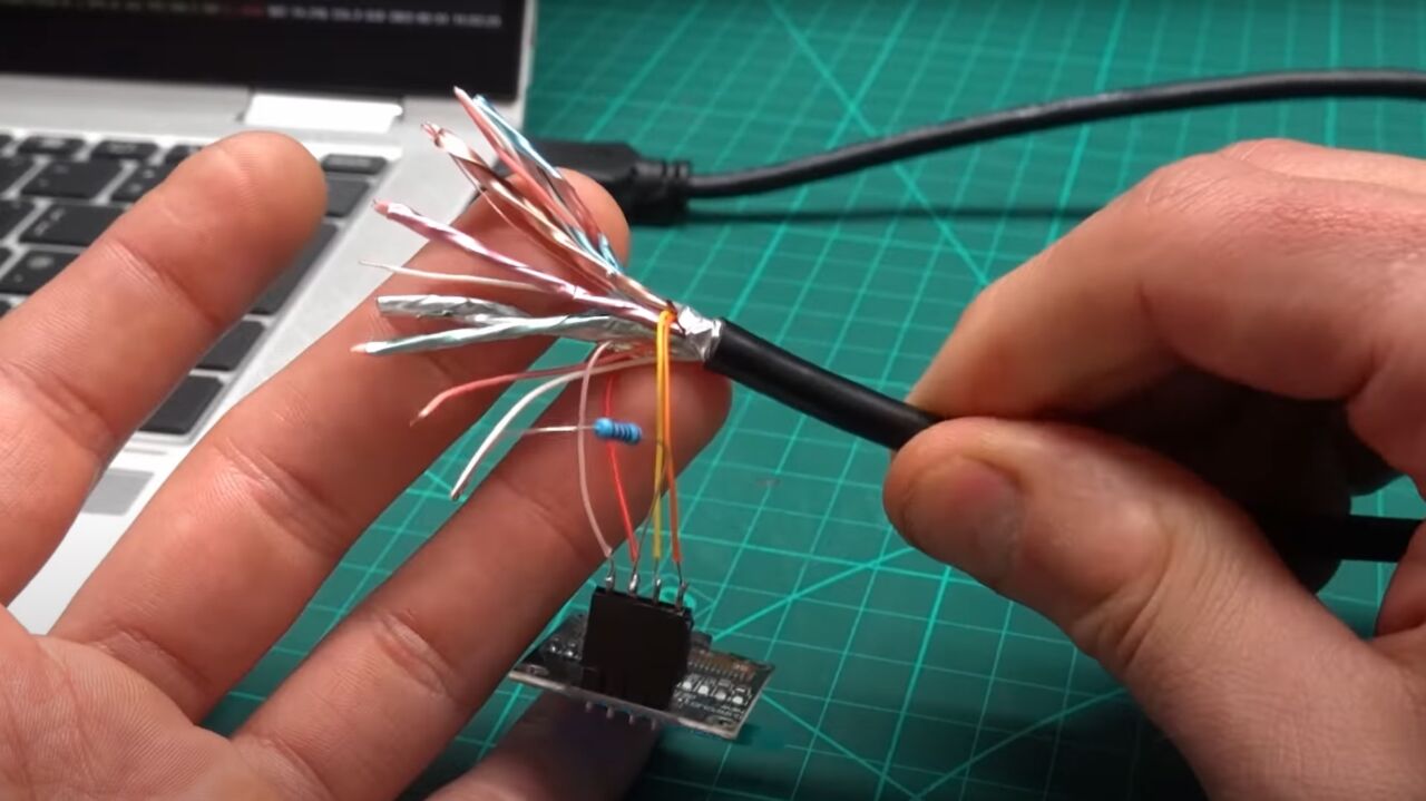 Este adorable monitor HDMI de 1 pulgada no necesita fuente de Este adorable monitor HDMI de 1 pulgada no necesita fuente de