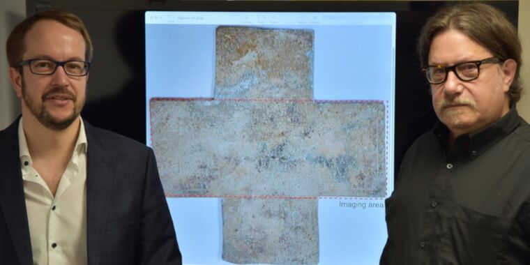 terahertz-imaging-reveals-hidden-inscription-on-16th-century-funerary-cross
