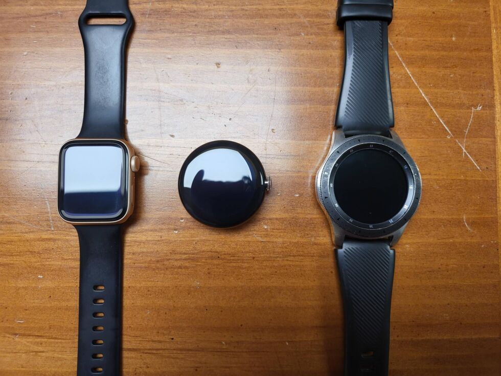 The Pixel Watch in between the 40mm Apple Watch and 46mm Galaxy Watch.