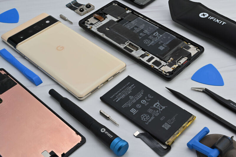 تقدم Google و iFixit معًا مكونات البكسل عبر الإنترنت