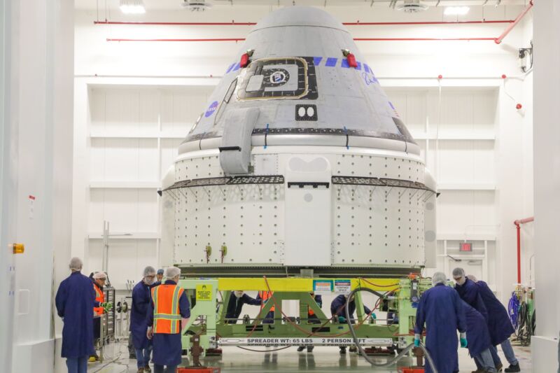 Boeing dice que su nave espacial Starliner está lista para rodar hacia la plataforma de lanzamiento de Florida.