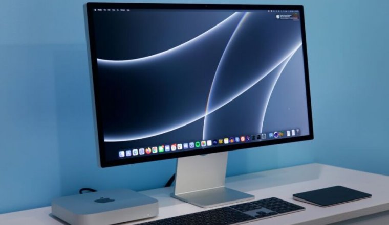 Apple's Studio Display received a firmware update today to improve its webcam performance.