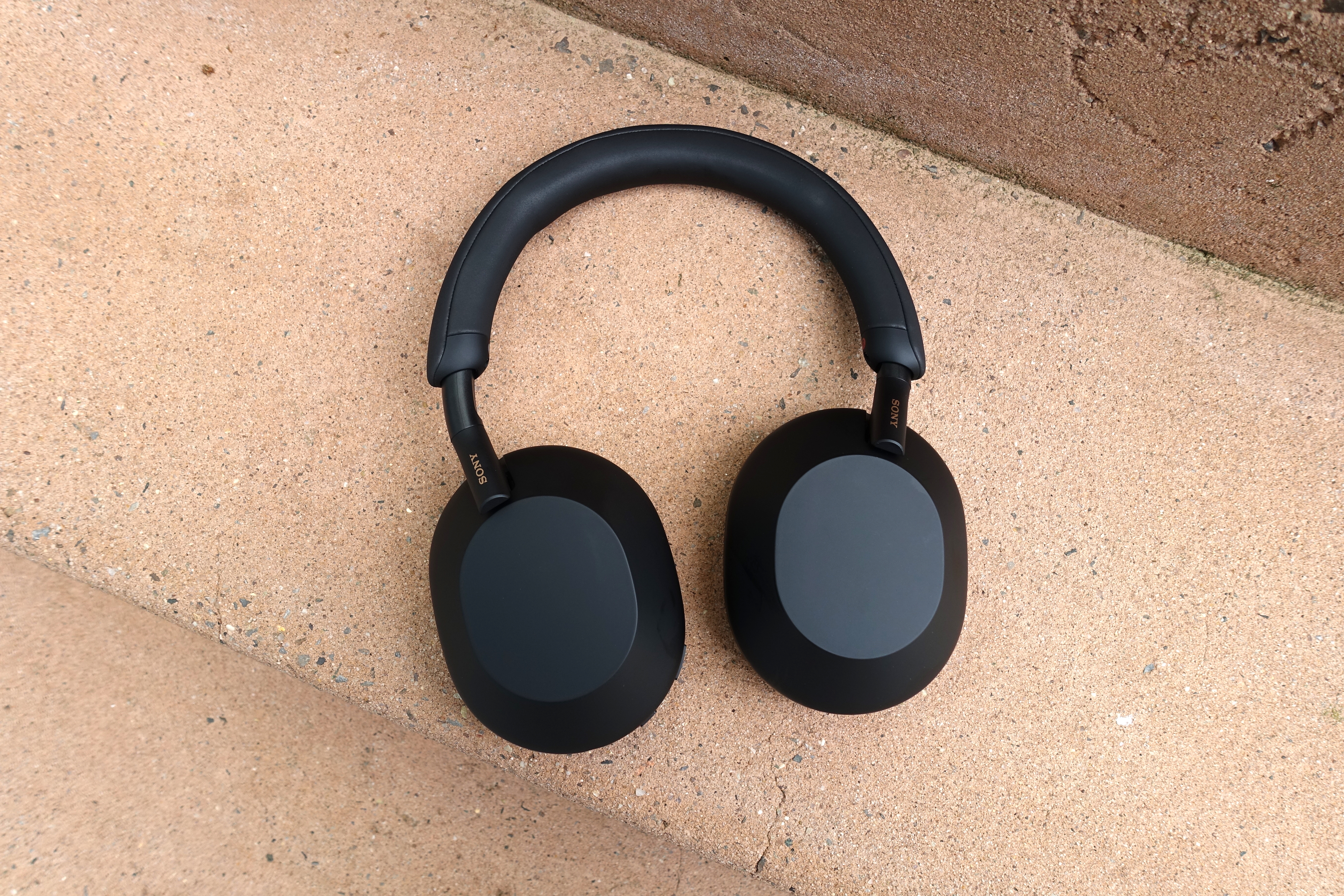 Sony WH-1000XM5 headphones review: The best in the biz
