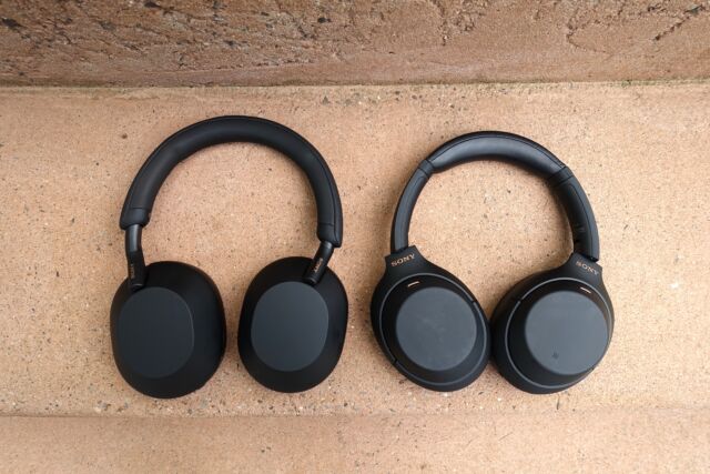 Sony's WH-1000XM5 (left) and WH-1000XM4 (right) wireless noise-canceling headphones.  Sony promises improved active noise reduction and sound quality with the XM5s.