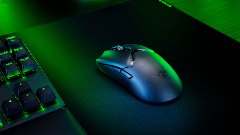 Razer Viper V2 Pro in black.