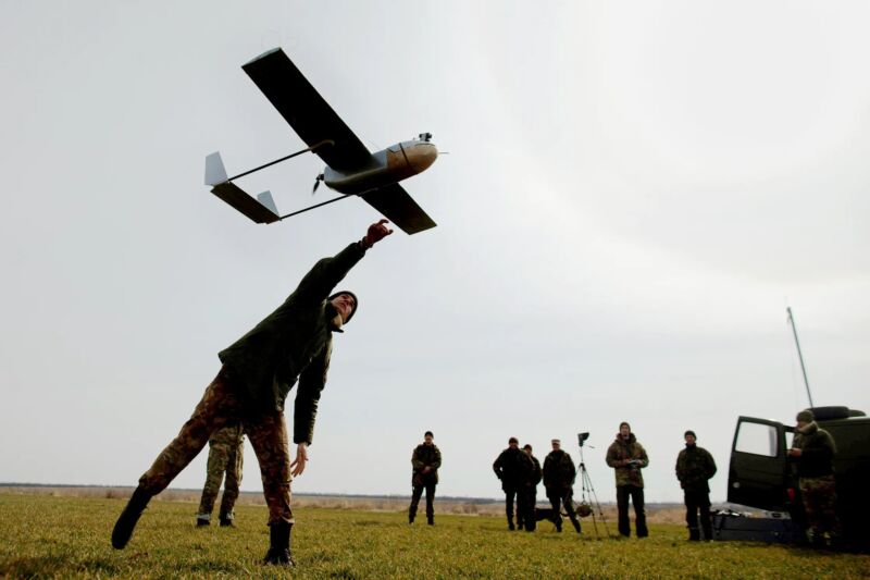 Küçük dronlar Ukrayna'ya benzeri görülmemiş bir avantaj sağlıyor