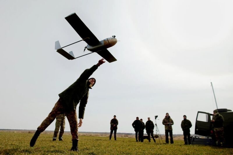 Los pequeños drones están dando a Ucrania una ventaja sin precedentes