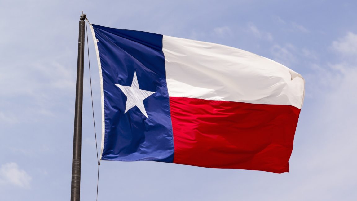 Apple and Google reluctantly comply with Texas age verification law