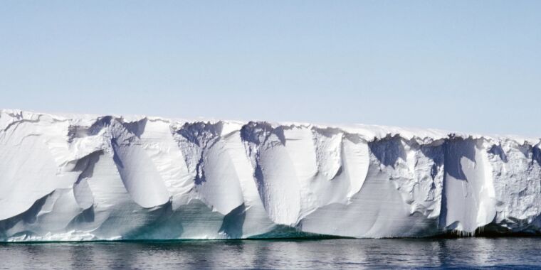 Vast underground water system helps drive Antarctica’s glaciers thumbnail