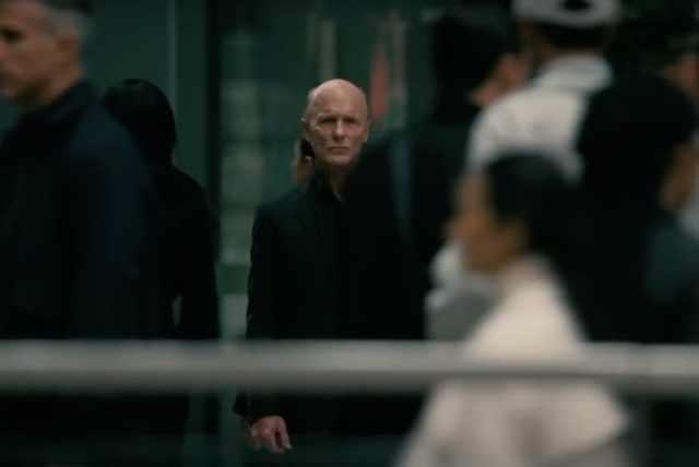 William, Alias L’homme En Noir (Ed Harris), Fait Une Apparition Sinistre. 