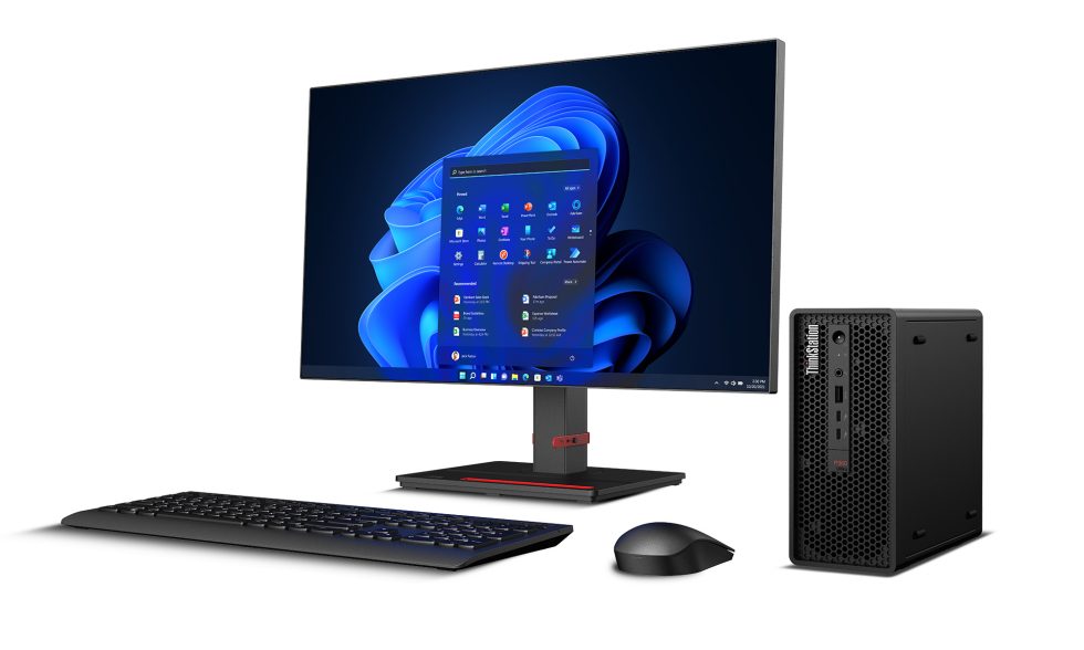 P360 Ultra dengan keyboard, mouse, dan monitor untuk disesuaikan.