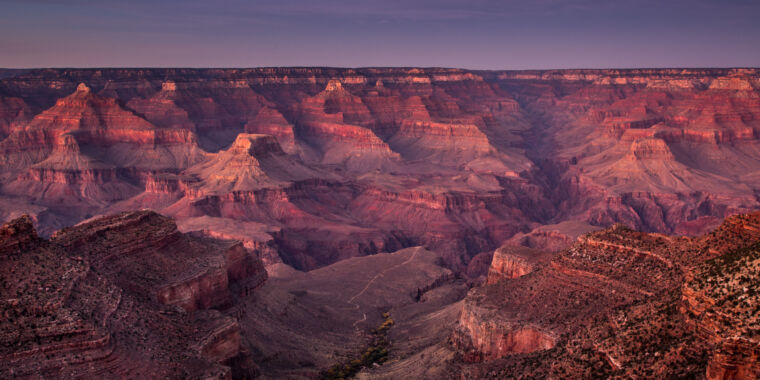Grand Canyon’s explosive gastroenteritis was a 3-month, multisource outbreak thumbnail