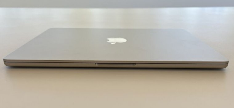 Here’s a first look at Apple’s redesigned M2 MacBook Air