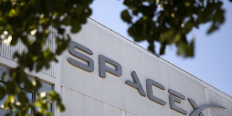 SpaceX fires employees who wrote letter slamming Musk’s “embarrassing” behavior