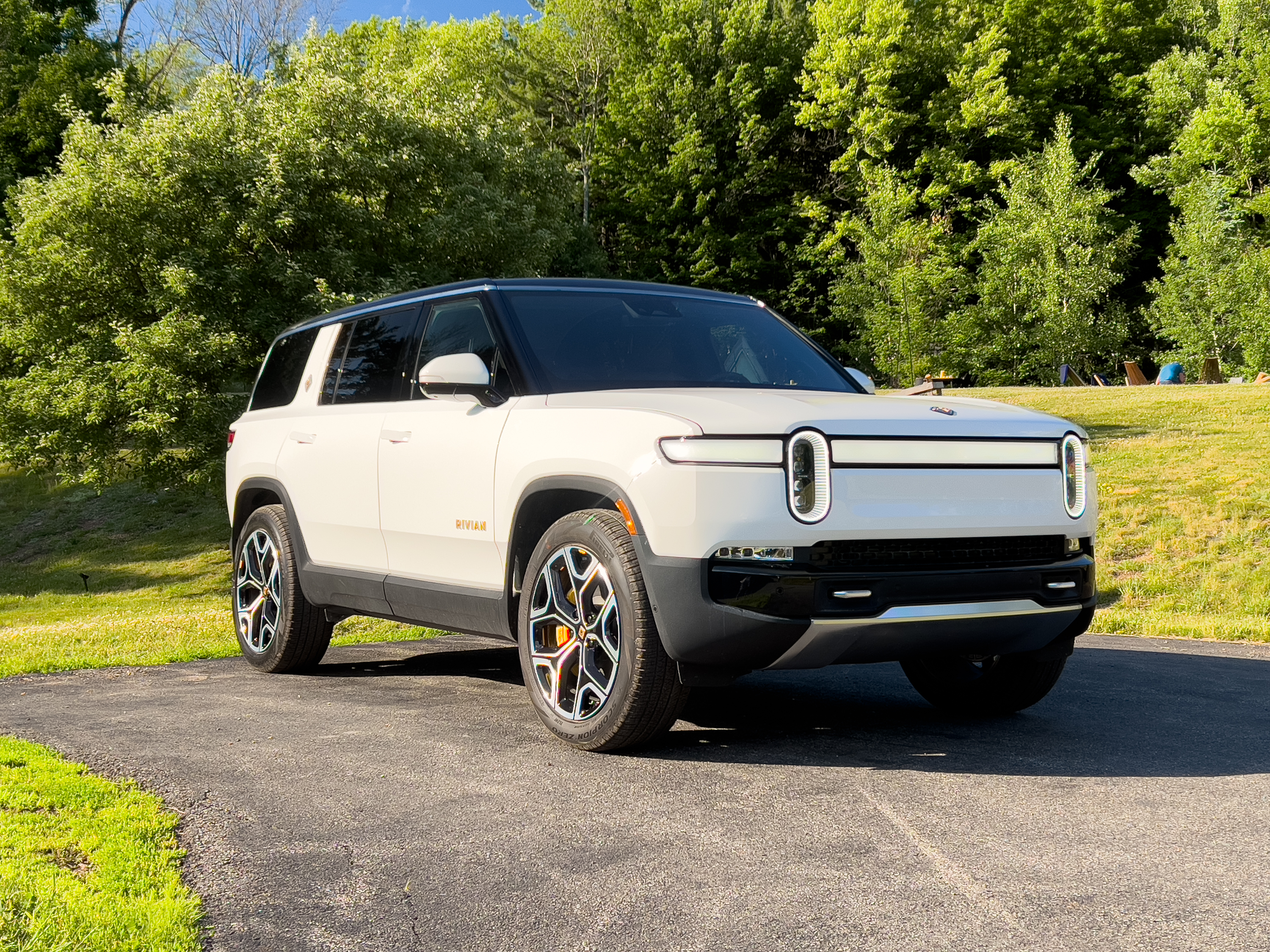 Rivian's R1S: An electric SUV for those with an adventurous lifestyle