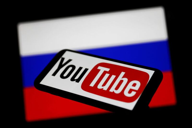 Rusia mendenda Google $370 juta karena menolak tunduk pada propaganda perang Putin
