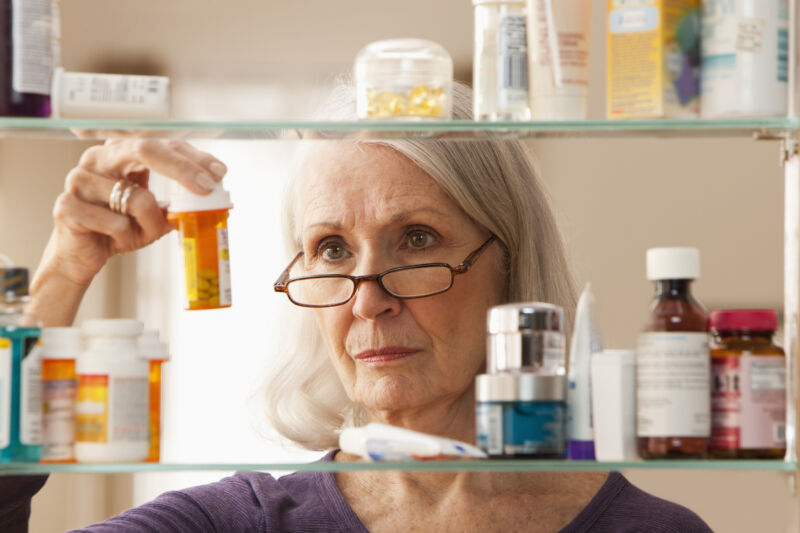 A variety of pain medications are available over the counter and by prescription. 