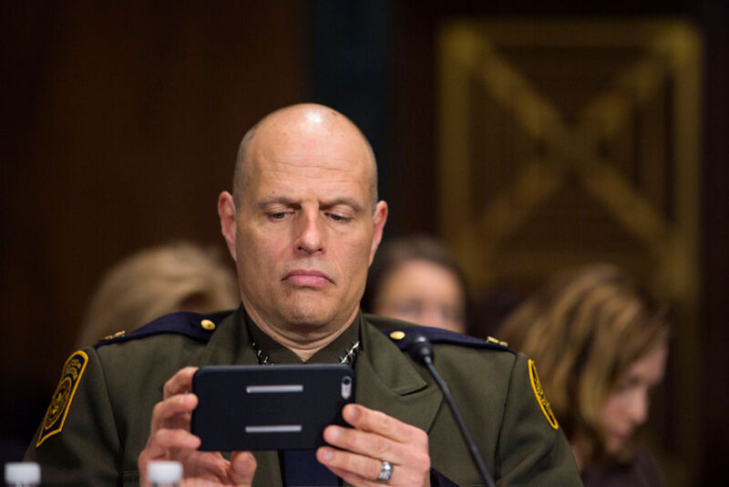 DHS bought “shocking amount” of warrantless phone-tracking data, ACLU says