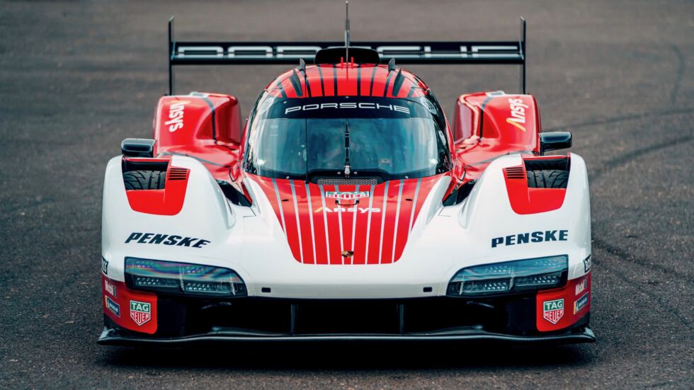 The 963's name and styling calls back to the Porsche 962 racer of the 1980s.