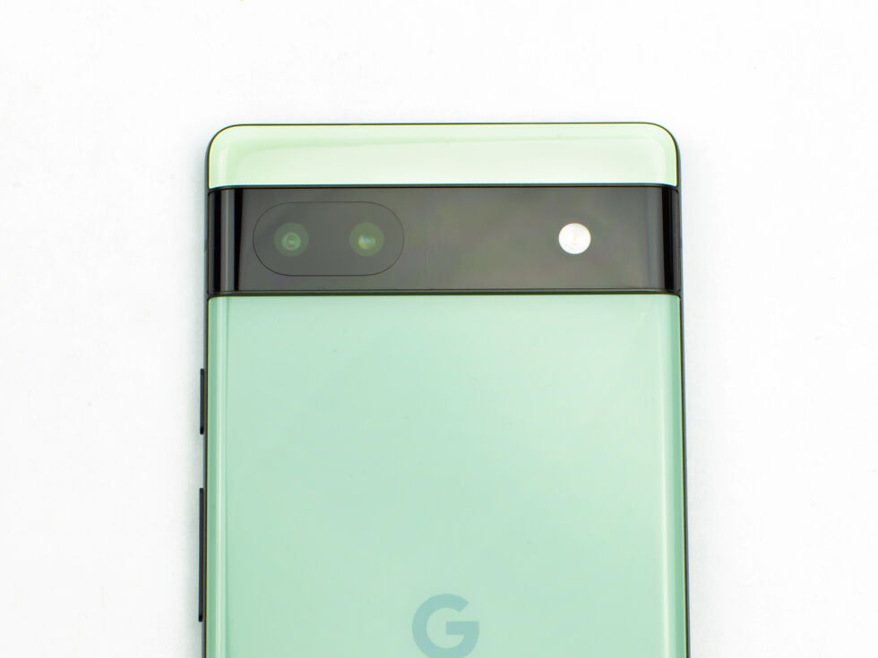The camera cover of the Pixel 6a is separated from the rest of the camera line, which should reduce glare.