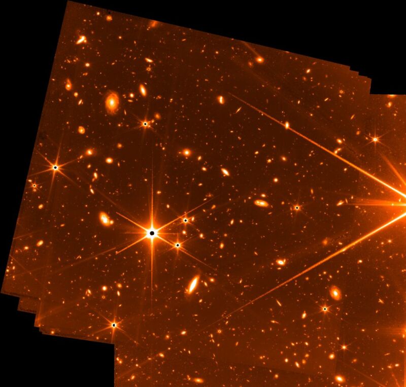 Questa immagine di prova del sensore di guida di precisione è stata acquisita parallelamente all'imaging della stella HD147980 di NIRCam in otto giorni all'inizio di maggio.