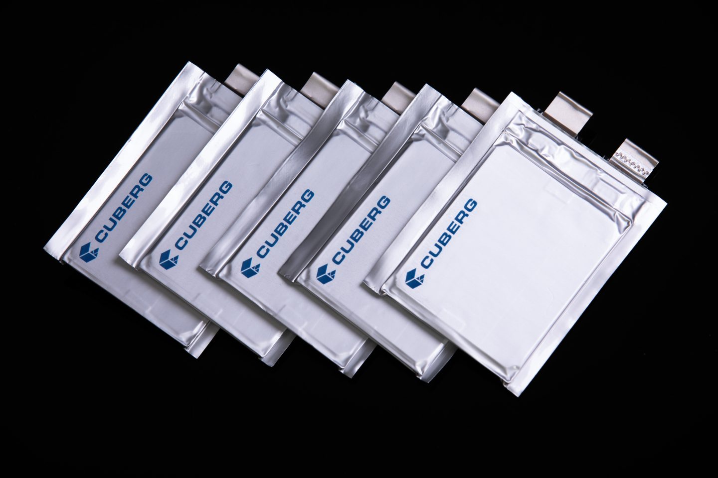 Company makes lithium-metal batteries that last as long as lithium-ion ...
