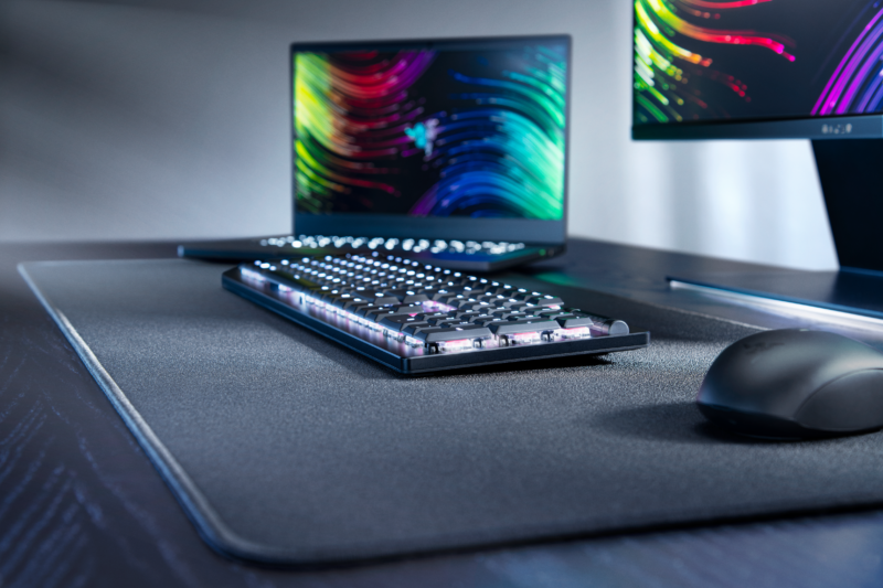 Razer's latest wireless mechanical keyboard has a low profile and a high  price