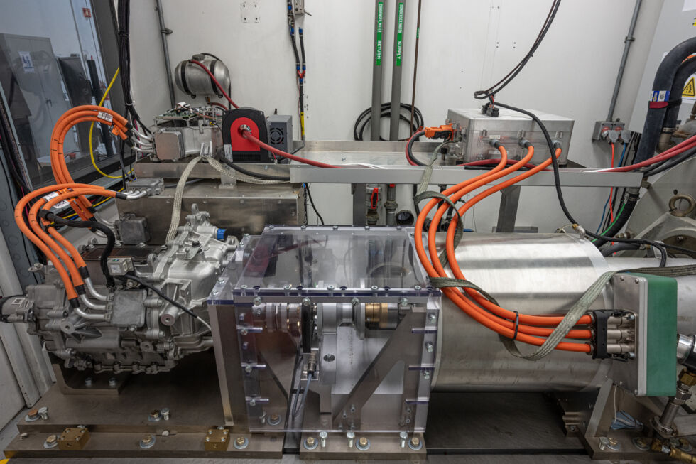 DMD-powered electric powertrain running on a test bench.