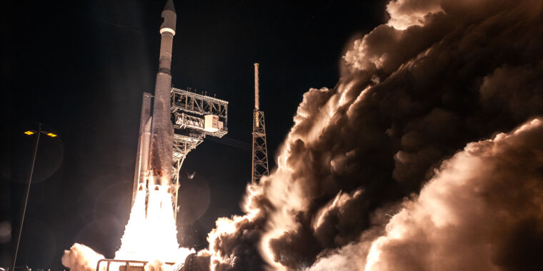 Rocket Report: SpaceX launches Korea to the Moon, Georgia’s litigious spaceport thumbnail