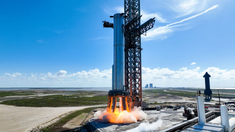 SpaceX conducts a hot fire test of the Booster 7 rocket on Tuesday, August 9, 2022.