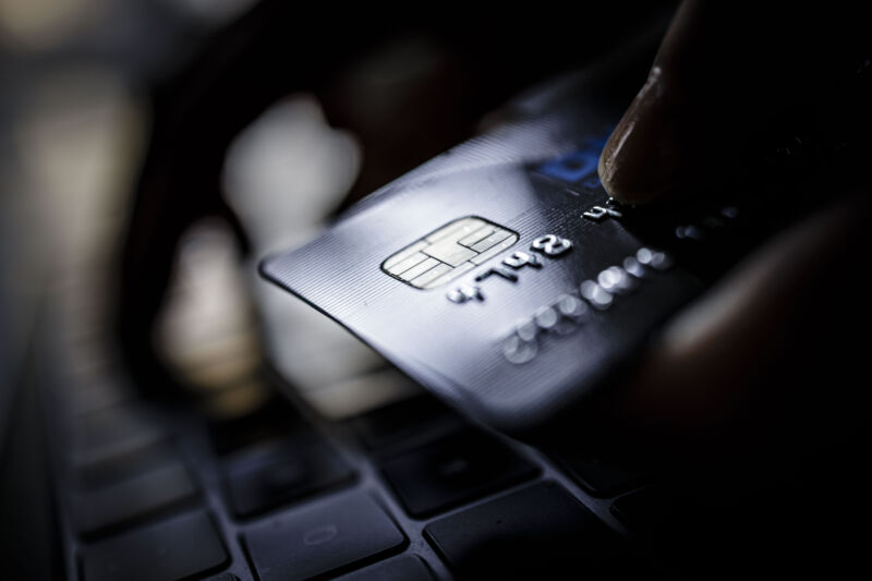دارندگان کارت‌های نقدی Allly هزینه‌های جعلی را با نرخ ثابتی در هفته گذشته گزارش می‌کنند.