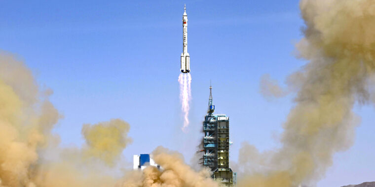 Tajny samolot kosmiczny Chin leci wyżej i dłużej niż wcześniej
