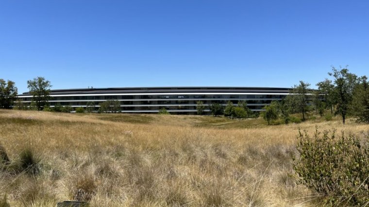 A photo taken onsite at Apple Park in Cupertino, California—an office complex Apple built with onsite work culture in mind.