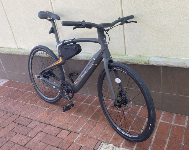 Image showcasing What do you get when you combine an iPad and an e-bike? - Ars Technica