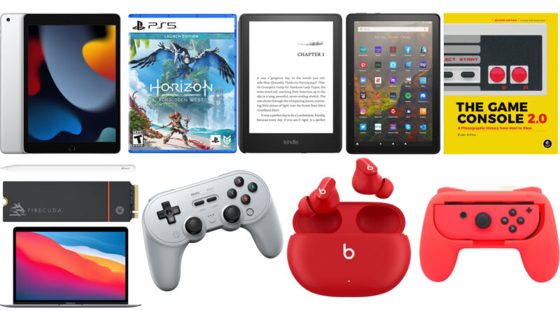  Amazon Kindle Paperwhite, 8BitDo gamepads, and more