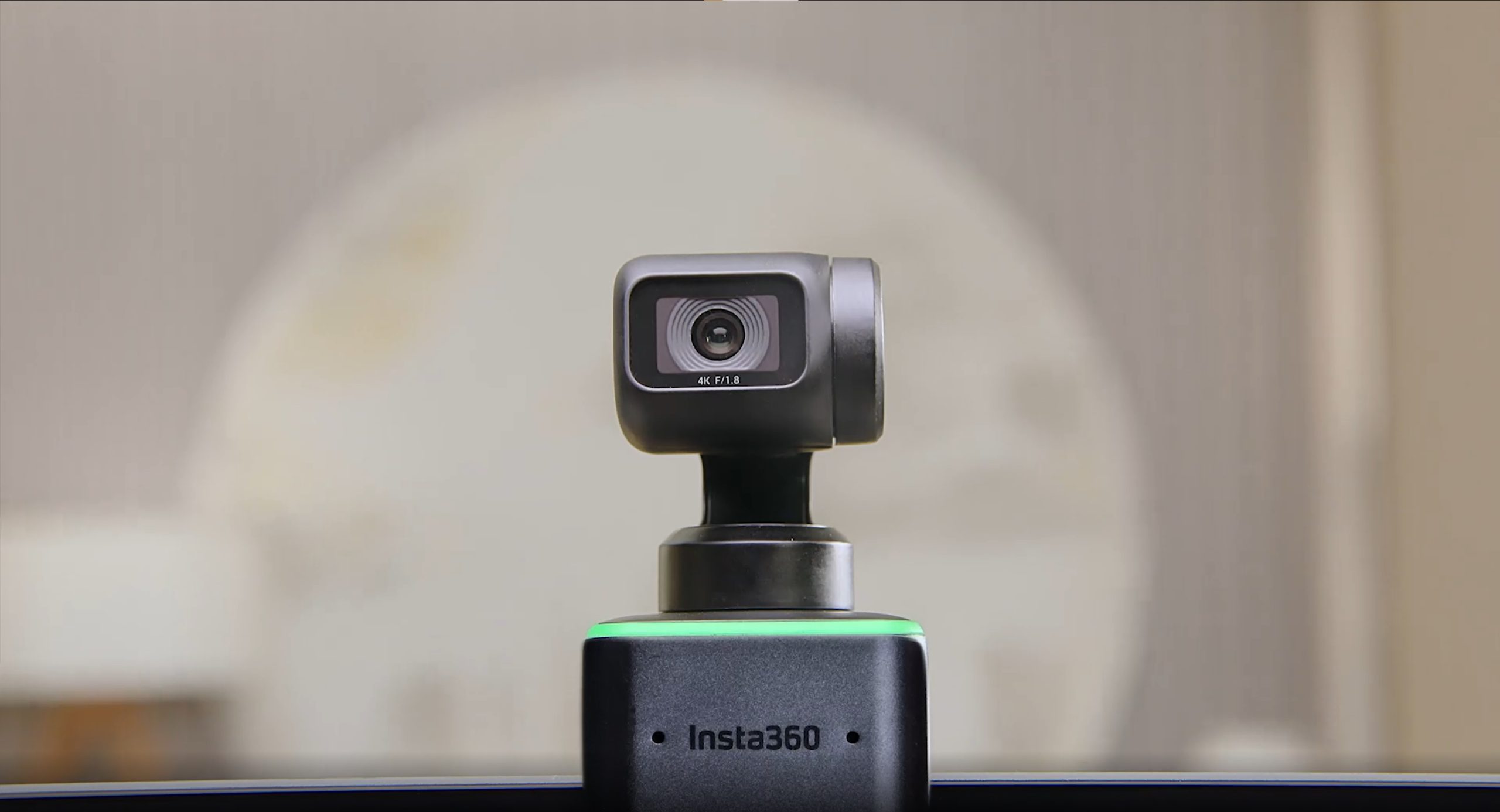 Camera with built in gimbal discount