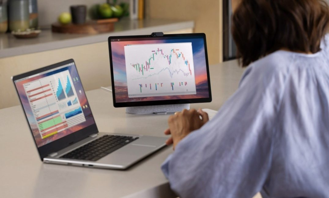 Meta Portable Meta’s flailing Portal repurposed as a wireless portable monitor - Ars ...
