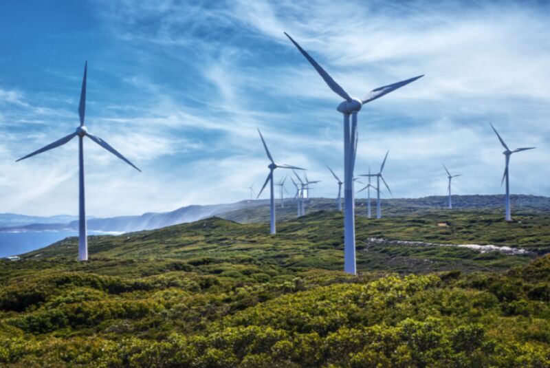 Aerogenerador antiguo las palas de los aerogeneradores suelen enviarse a los vertederos, lo que socava el concepto de producción de energía sostenible