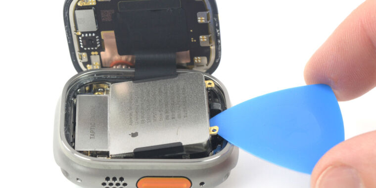 photo of Apple Watch Ultra teardown suggests new—but trickier—repair angles image