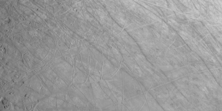 Juno just raced by Europa, providing our best look in 20 years at the icy world - Ars Technica