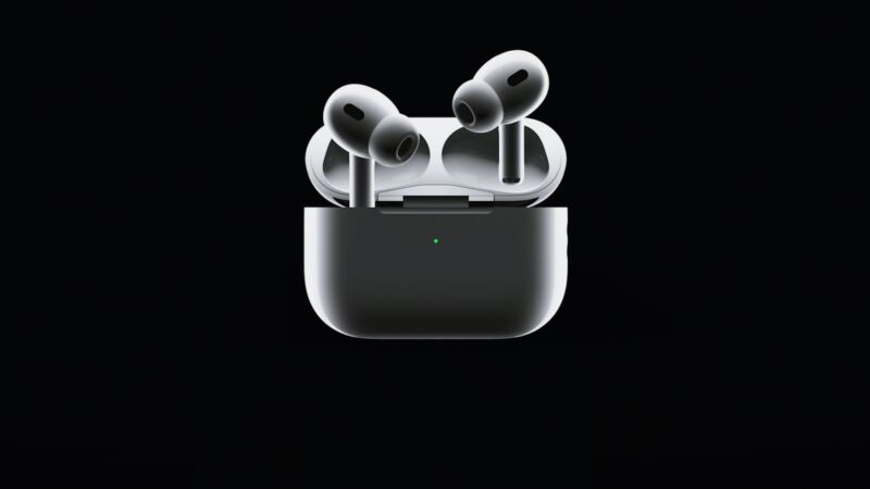 Are the new 2025 airpods noise cancelling