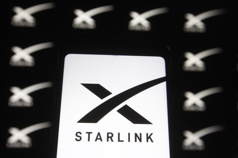 Photo illustration with Starlink logos displayed on a smartphone and PC screen.