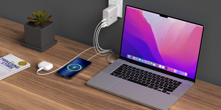 photo of Hyper’s 140 W charger is a smaller brick for the biggest MacBooks image