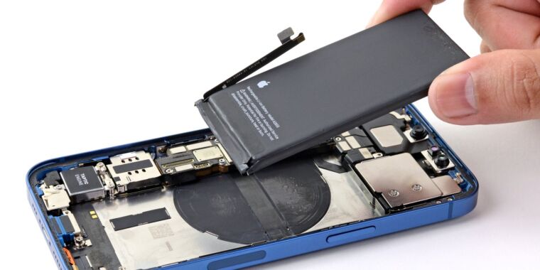 photo of Apple raises iPhone 14 battery costs above pre-Batterygate levels image