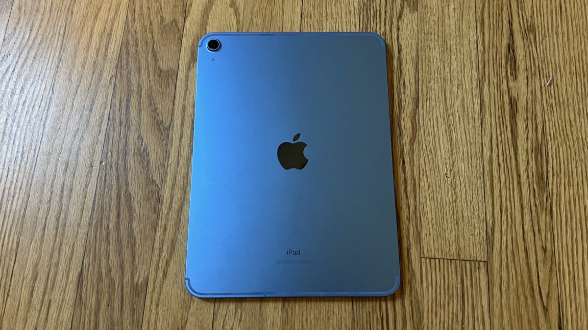 The back of the 2022 iPad.