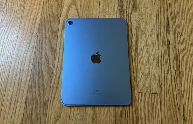 The back of the 2022 iPad.