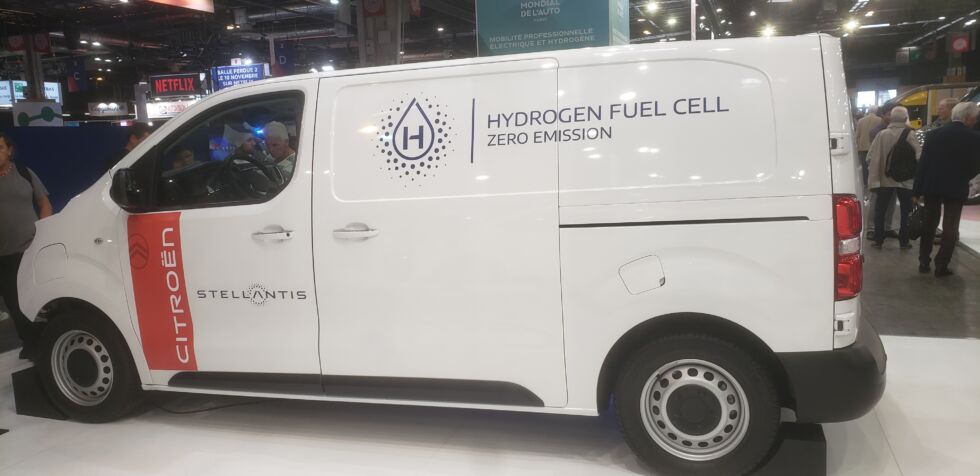 Los camiones eléctricos que funcionan con baterías como el Ford e-Transit pueden estar de moda, pero este es un vehículo eléctrico de celda de combustible de hidrógeno de Citroen 
