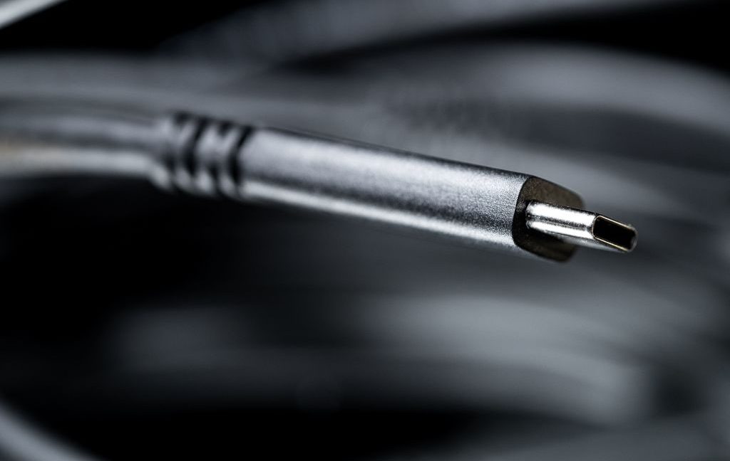 Thunderbolt's next spec triples bandwidth to 120Gbps—with a